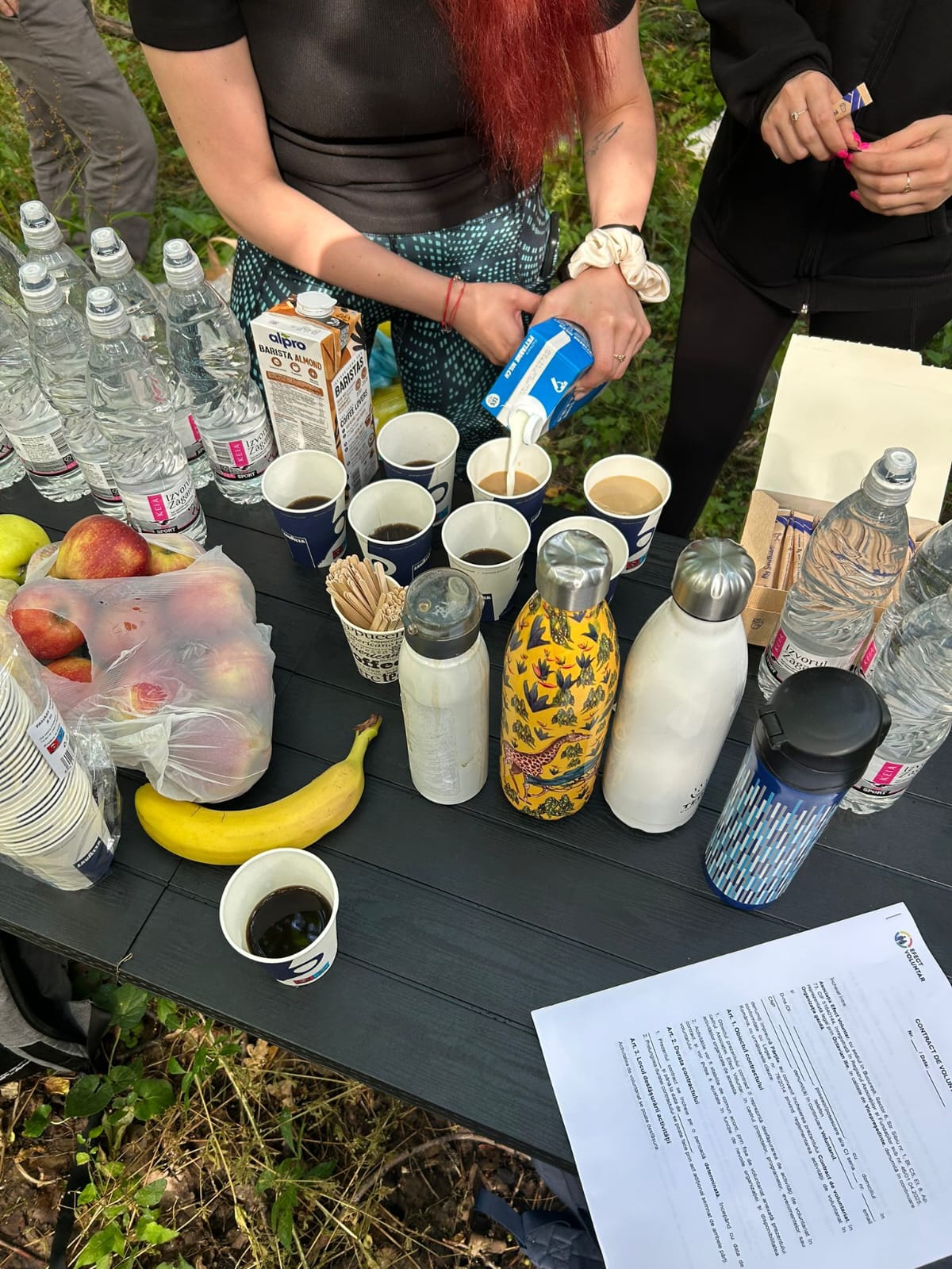 Pauză cu cafea și gustări pentru voluntari