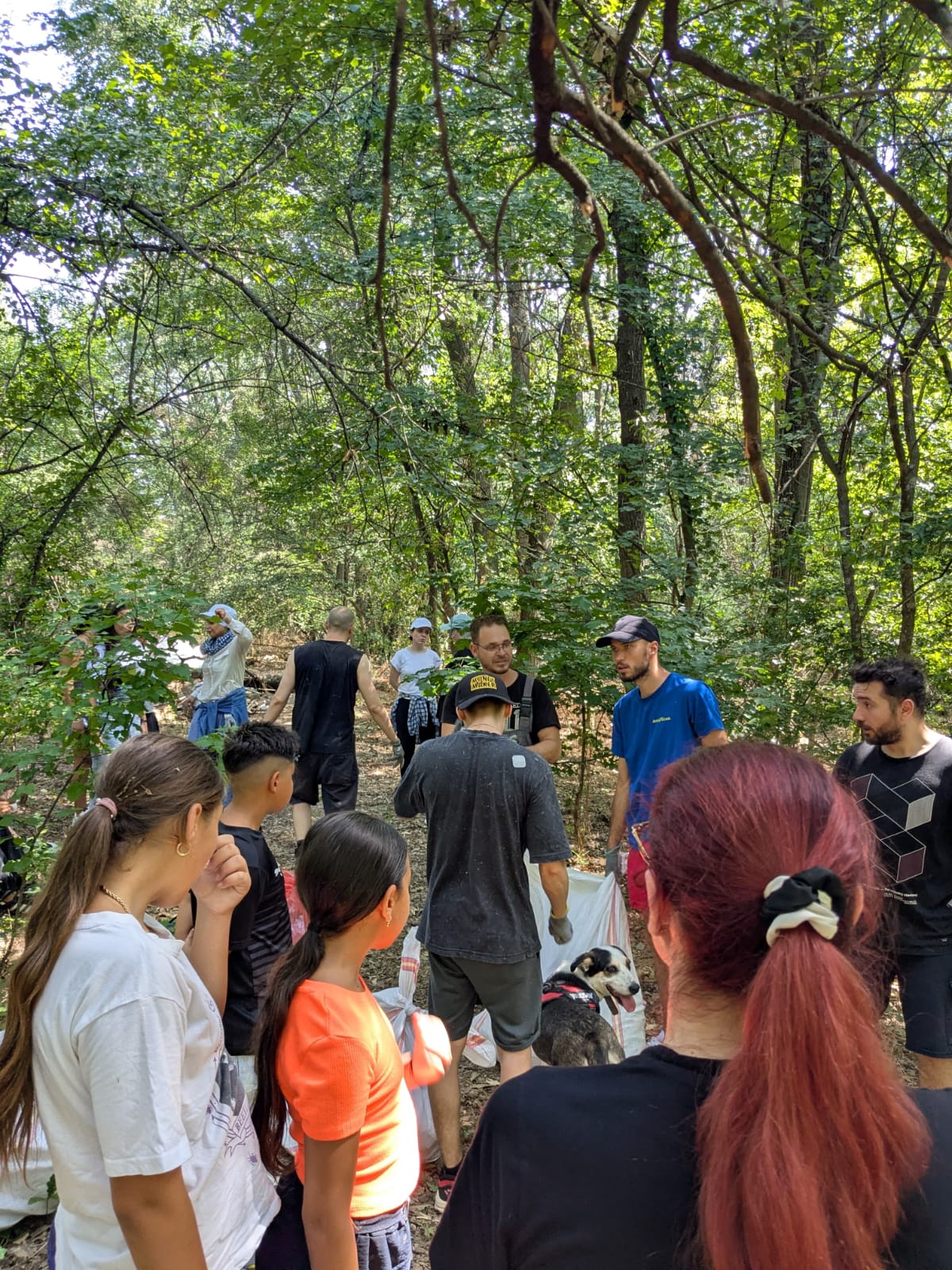Voluntarii se organizează înaintea acțiunii Curățăm Pădurea – Episodul 2